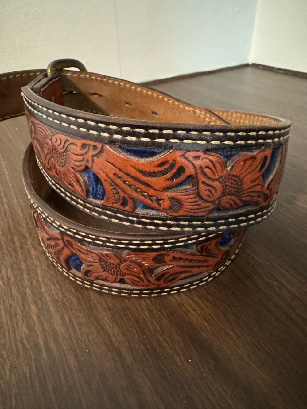 Vintage Circle Y Leather Western Belt Floral Tooled Blue Velvet Inlay style 8959